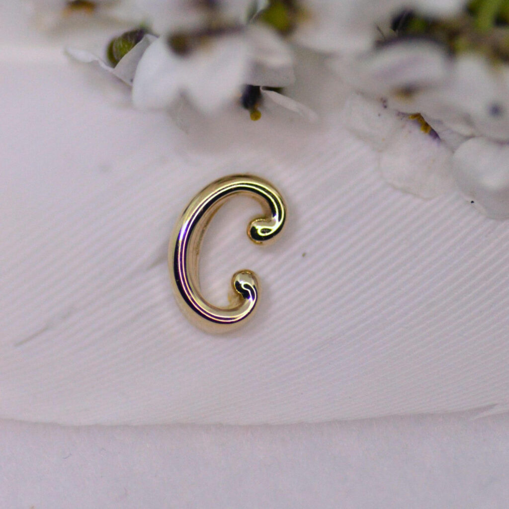 THE SILENT SHOCK: SHORT CURLY TRIM KEEPING YOU HIDING